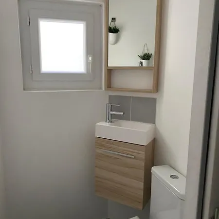 Apartamento Coeur De Avec Cour Nîmes